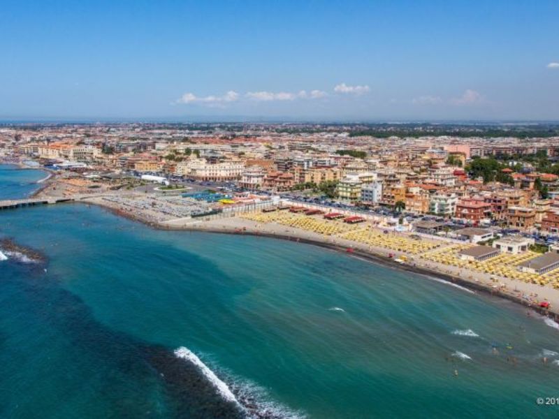 La mer et les plages à côté de Rome
